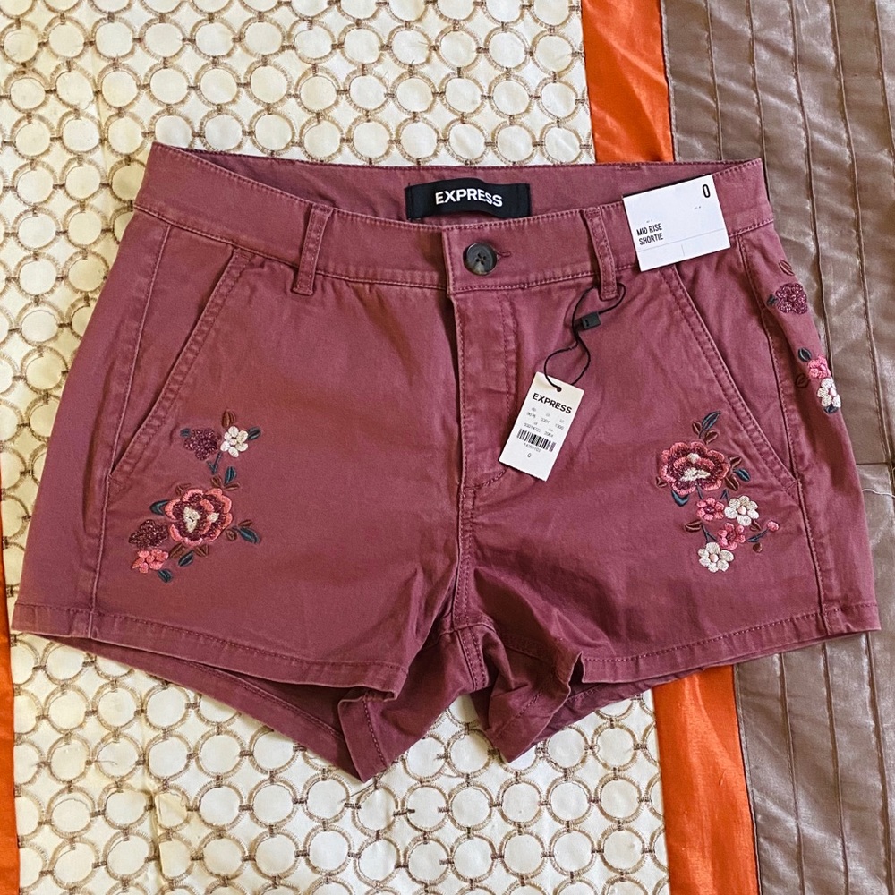 EXPRESS Mid Rise Shorts - Picture 2 of 7